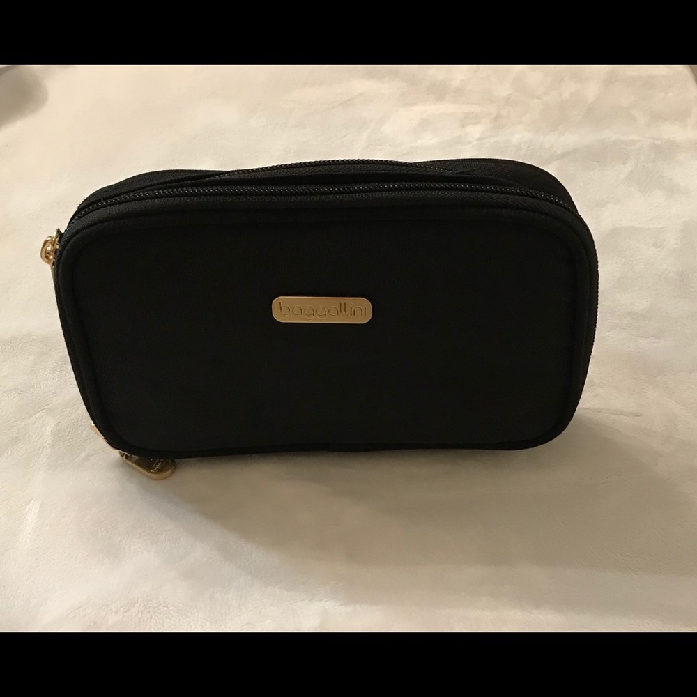 New Baggallini Vienna Case